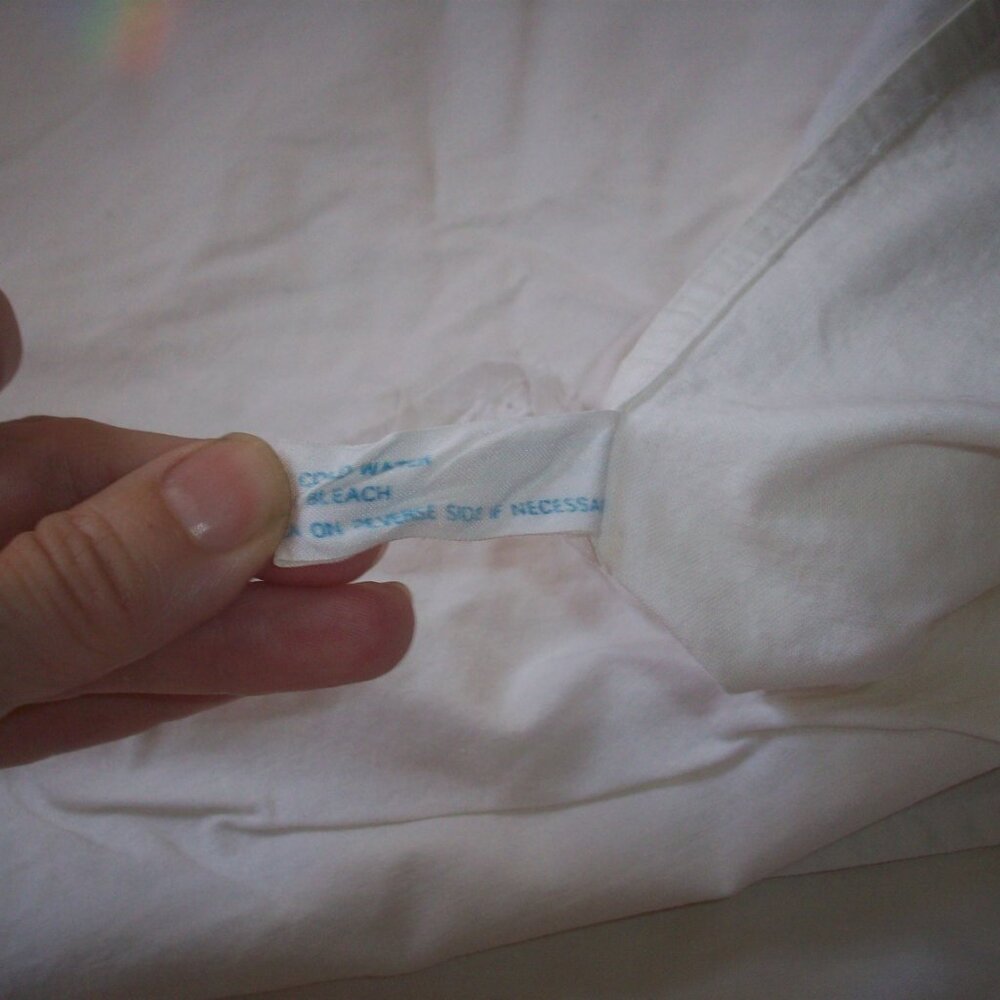 VTG Battenburg Lace Full Size Flat Sheet White 100% Cotton 79" x 90" - 2 Stains - Picture 2 of 12